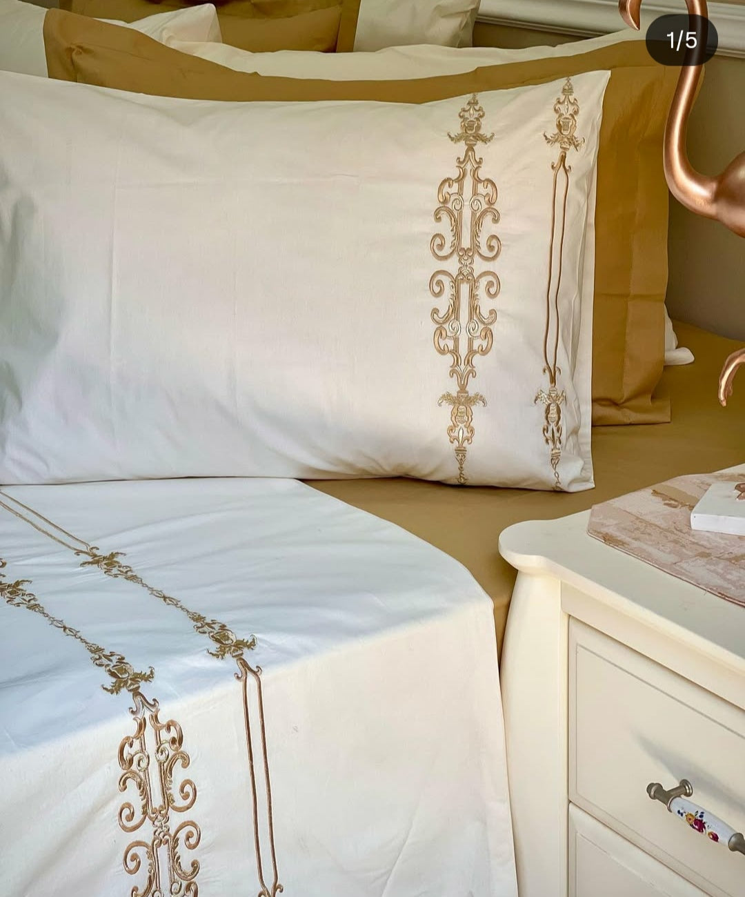 👑✨طقم أغطية سرير فاخر بتطريز ذهبي ملكي – قطن ناعم بجودة عالية✨